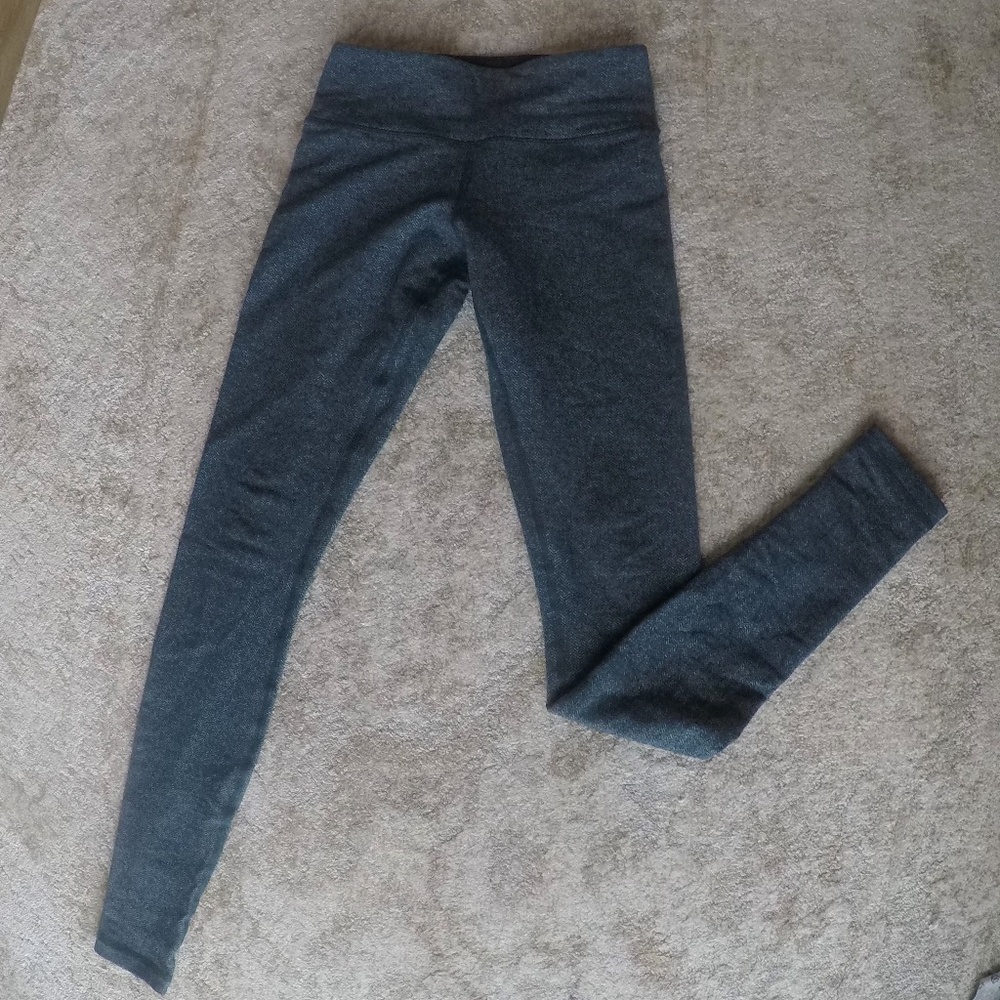 Lululemon: Dark Blue Gray Chevron Leggings